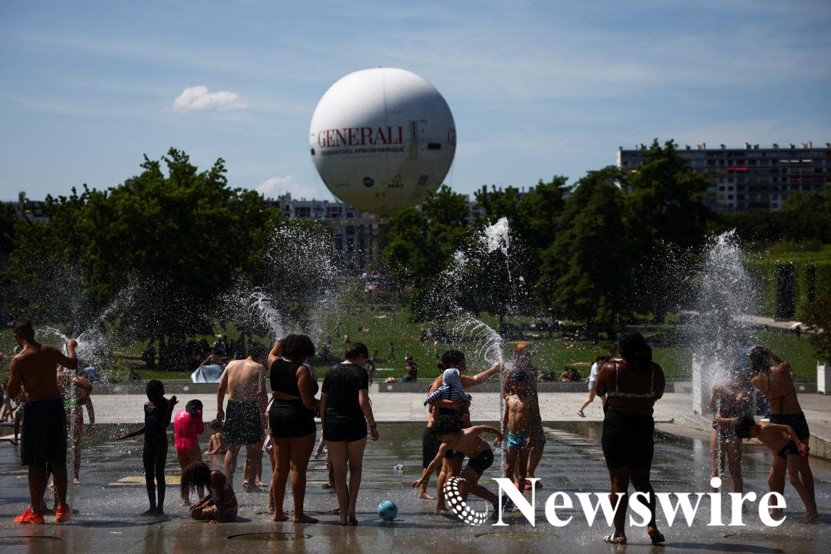 2026-06-21T144303Z_637595298_RC2EYLARTWNI_RTRMADP_3_EUROPE-WEATHER-FRANCE-HEAT.JPG