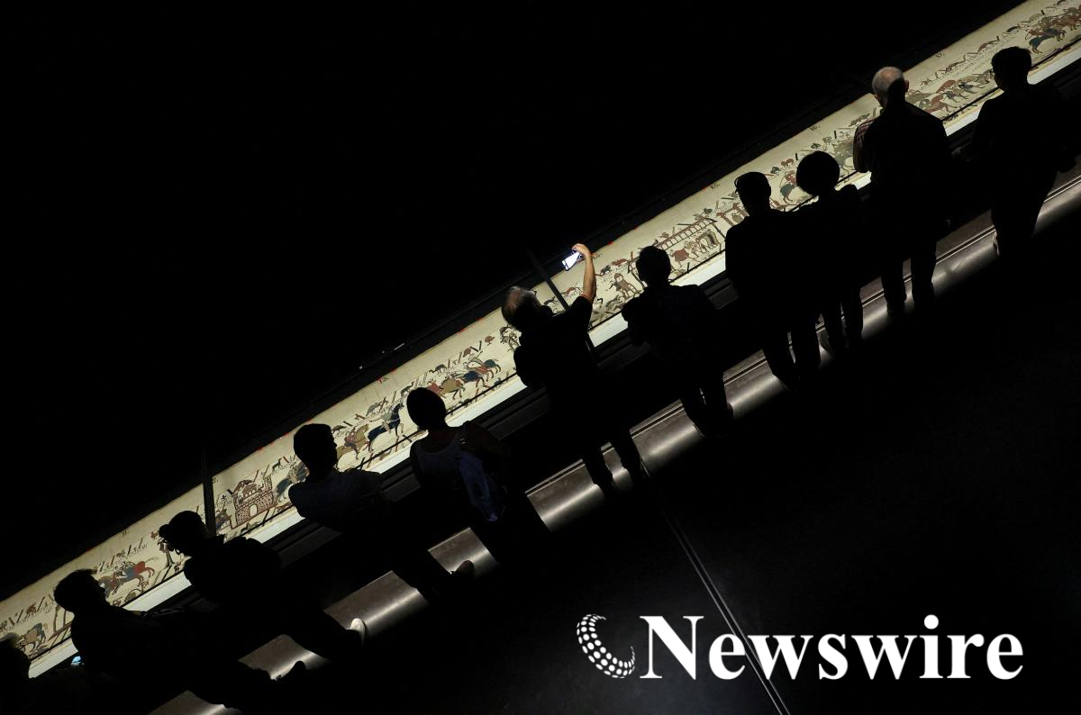 2026-09-10T114654Z_1666174922_RC2AGNAITZ06_RTRMADP_3_BRITAIN-FRANCE-BAYEUX-TAPESTRY.JPG