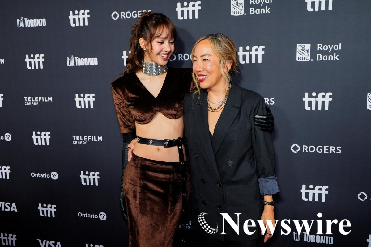 2026-09-12T021039Z_1028254569_RC2CHNASYLJU_RTRMADP_3_FILMFESTIVAL-TORONTO-ALWAYS-LALISA-PREMIERE.JPG