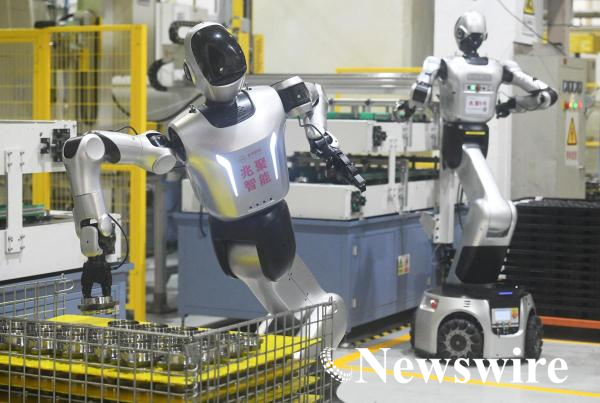 2026-10-19T081627Z_915432352_RC2Z5OAMI2GN_RTRMADP_3_CHINA-ECONOMY-GDP.JPG